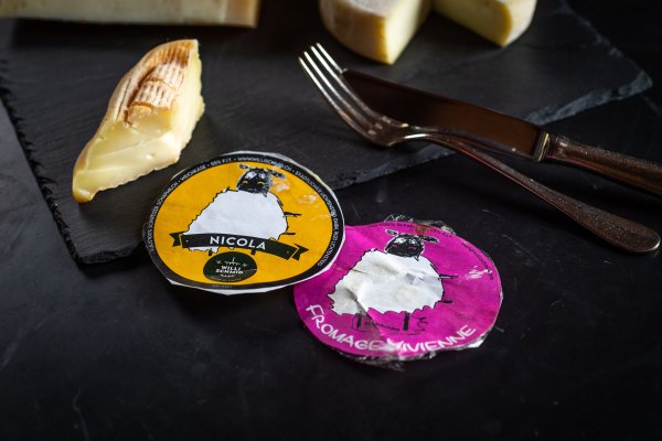 Schafskäse vom Toggenburger Käsermeister Willi Schmid, die die Namen seiner Kinder tragen.