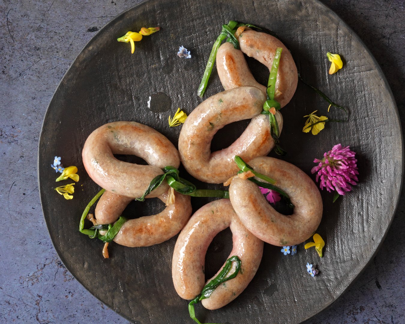 Kaninchenwurst auf Teller