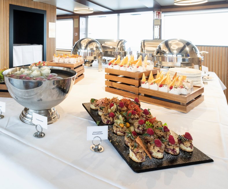 Schweizerische-Bodensee-Schifffahrt-AG-Buffet-gross